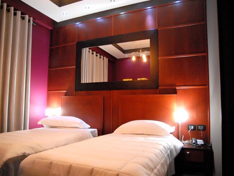 Icon Hotel Вльора Екстер'єр фото