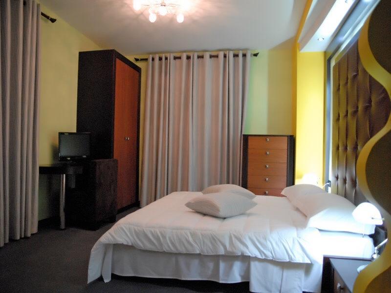 Icon Hotel Вльора Екстер'єр фото