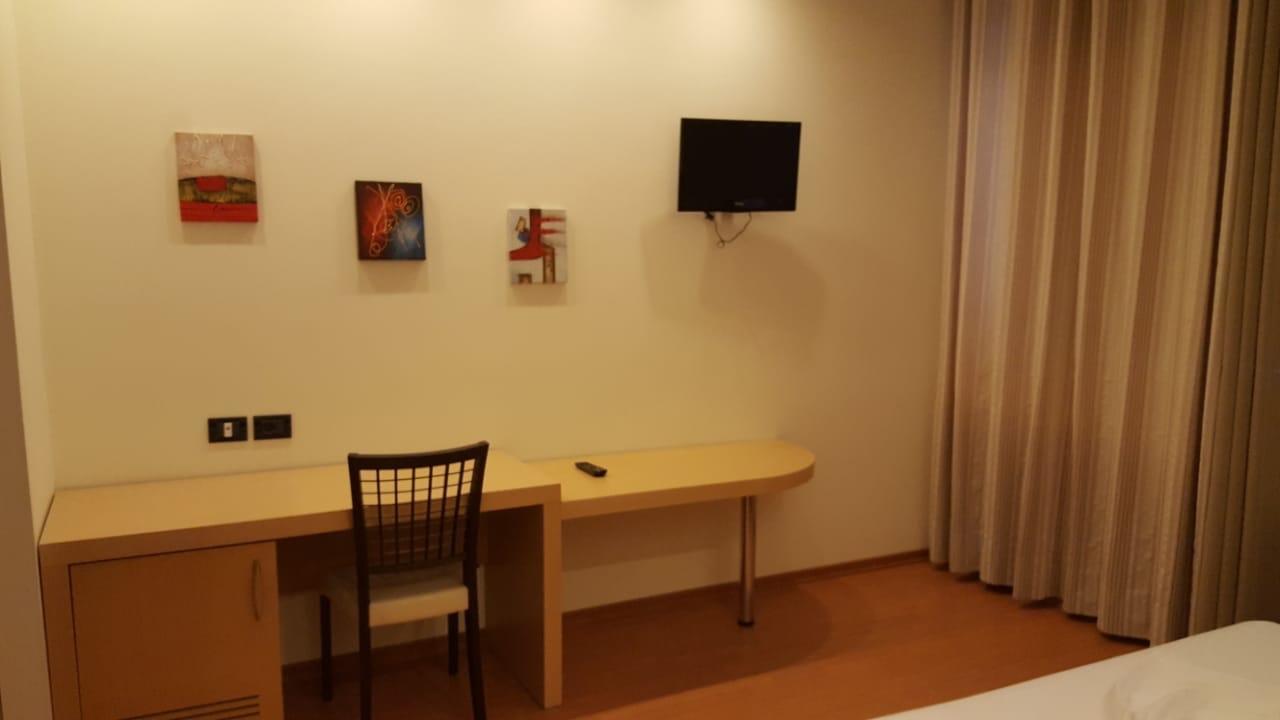 Icon Hotel Вльора Екстер'єр фото