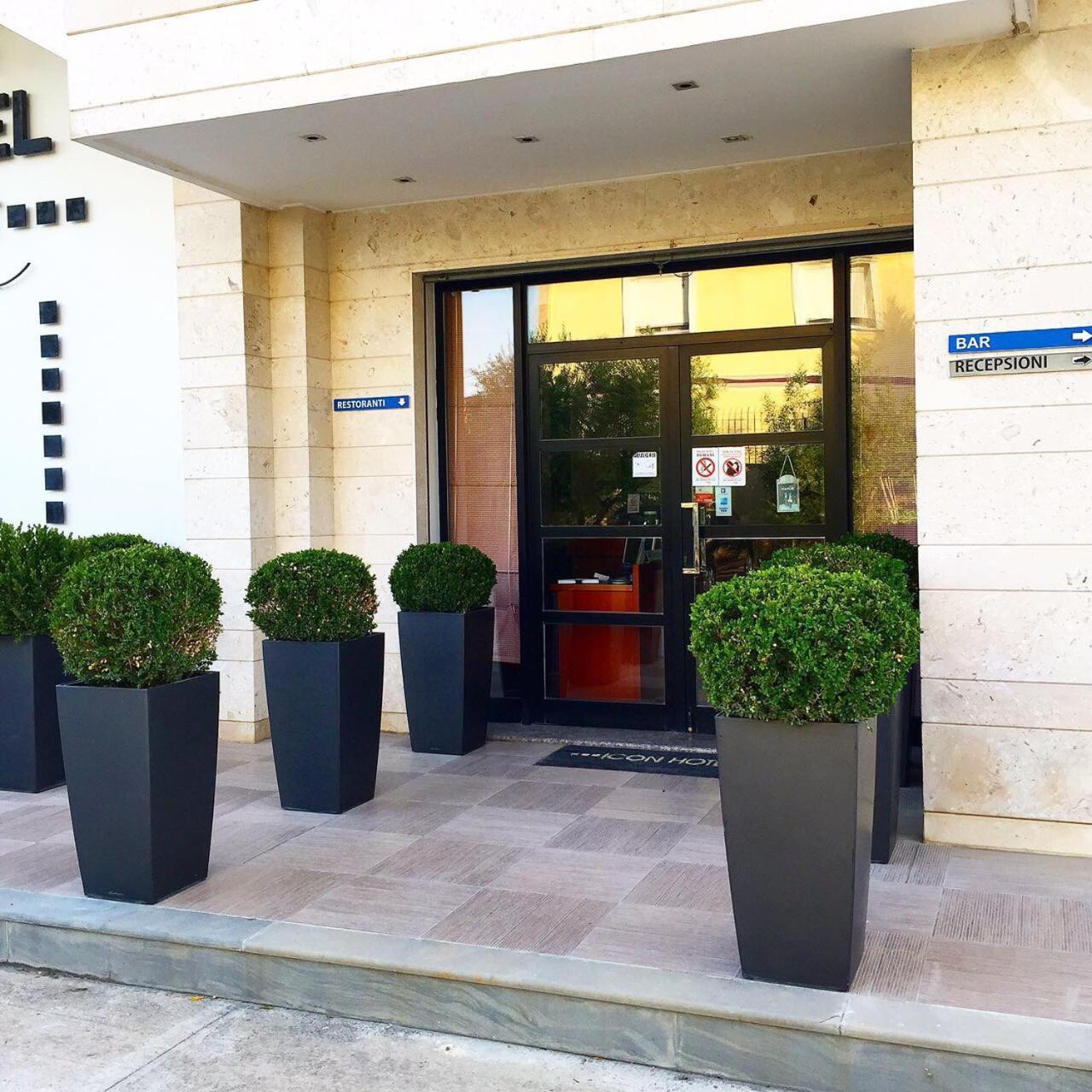 Icon Hotel Вльора Екстер'єр фото